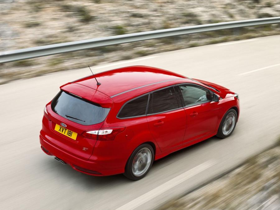  Ford Focus ST Wagon 2011 года  (фото 2 из 13)